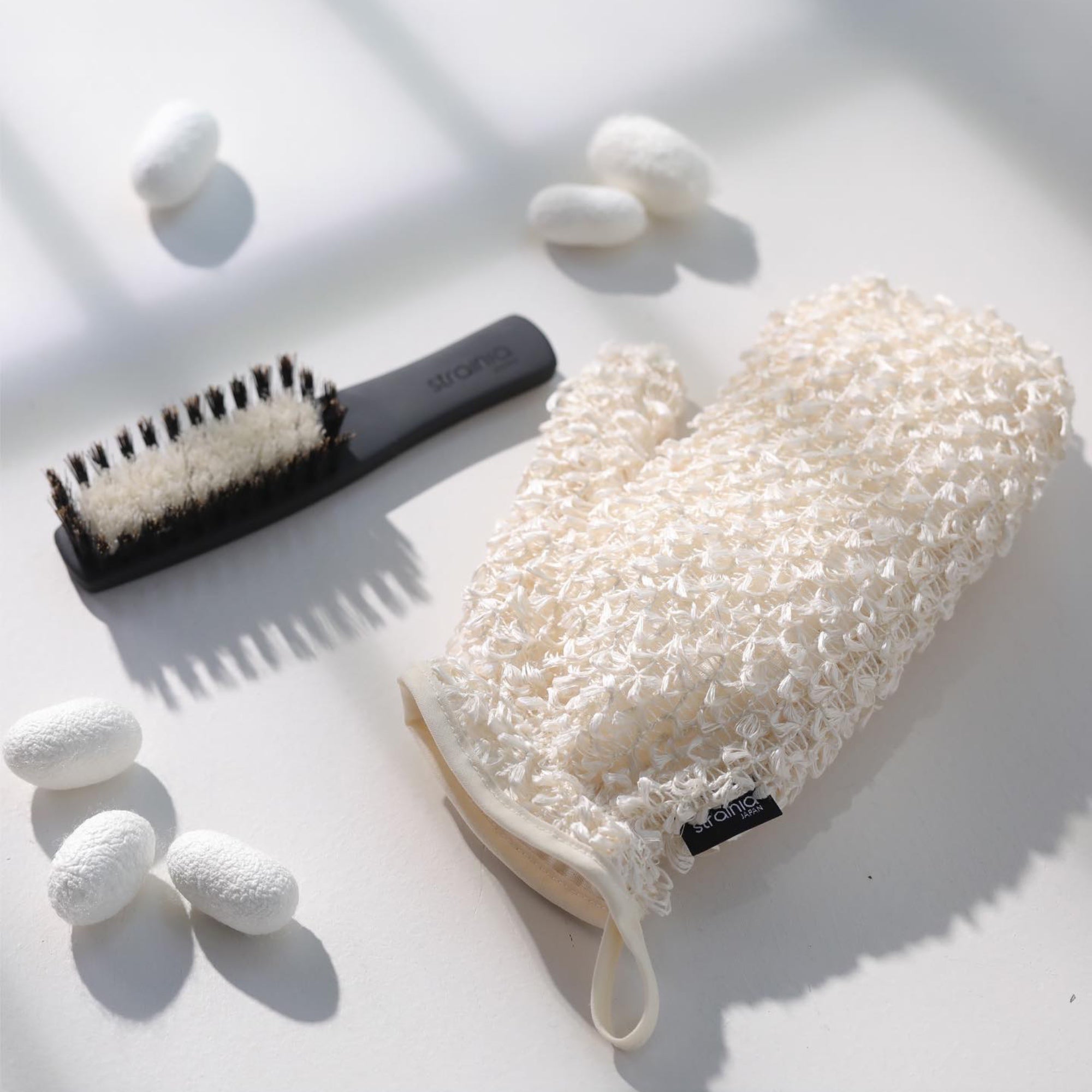 Strainia Silk Care Mitten (100% Japanese Silk)