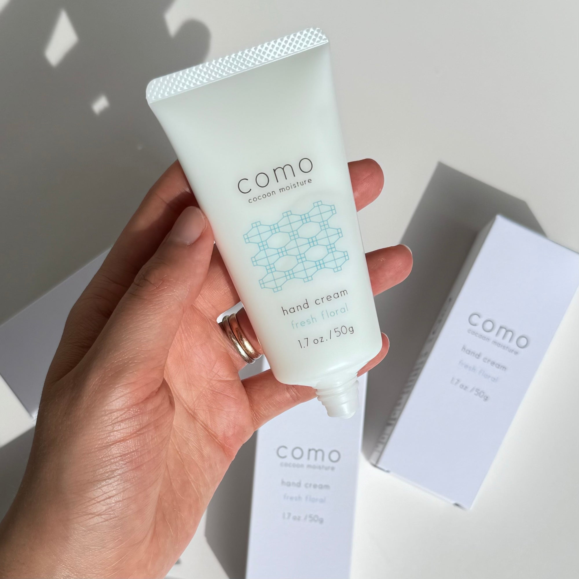 COMOACE Cocoon Moisture Hand Cream