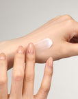 Meeth 3 Dot Holistic Glow Primer texture swatch